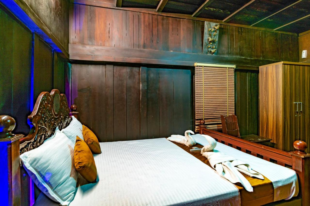 Castillo De Woods , The Private Luxury Villa , 8 Bhk, Vattavada Kottakamboor エクステリア 写真